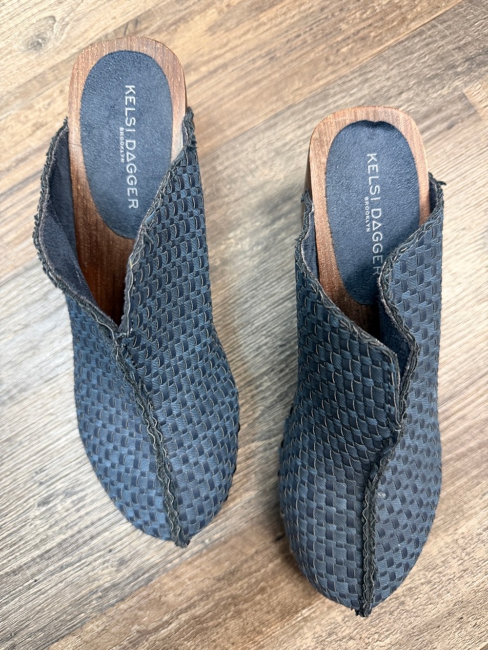 Anthropologie Kelsi Dagger Brooklyn Boulder Navy Heeled Mules Shoe Size 7 - Picture 2 of 9